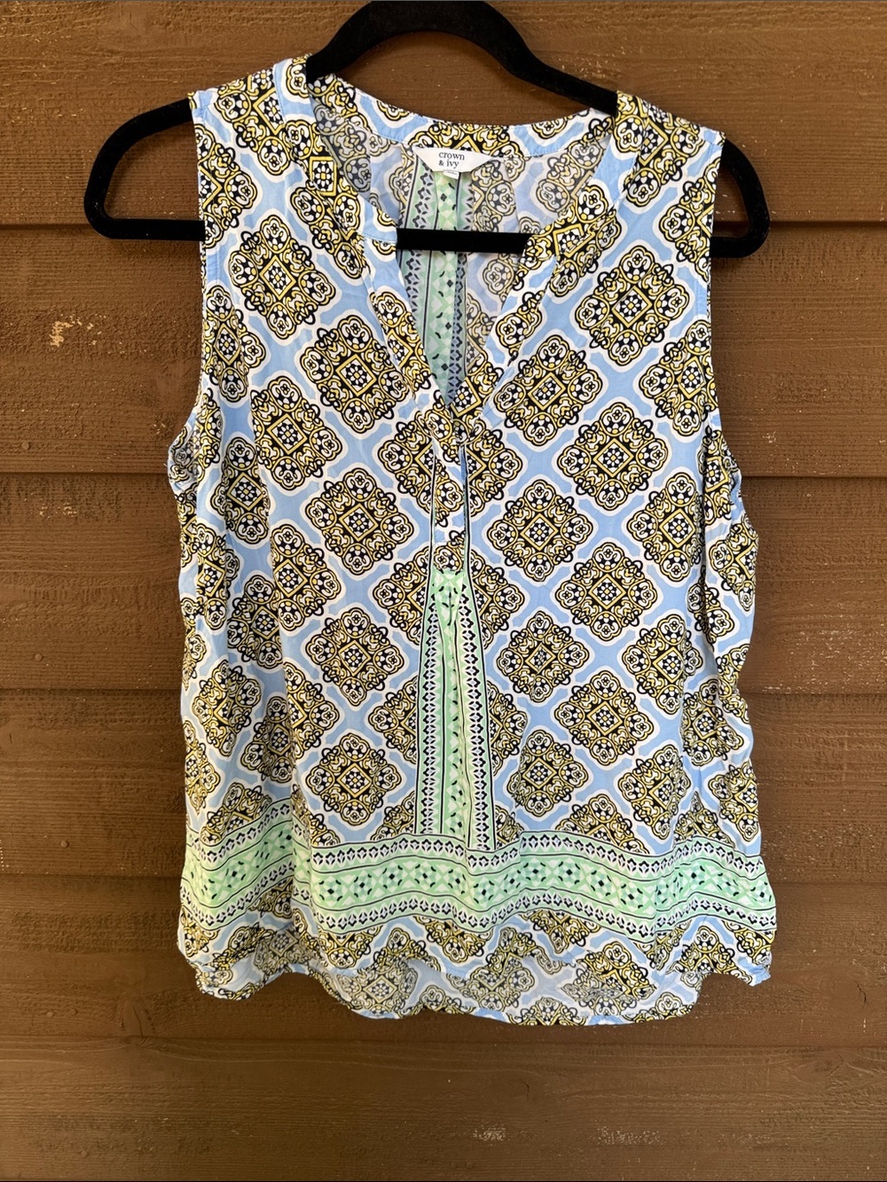 crown & ivy Blue, Mint & Gold Printed Sleeveless V-Neck top size XL